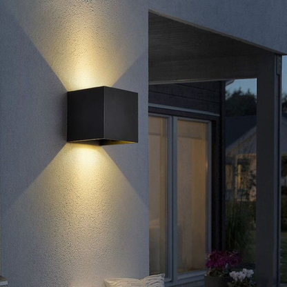 Boobreeze™ Wireless Wall Lamp