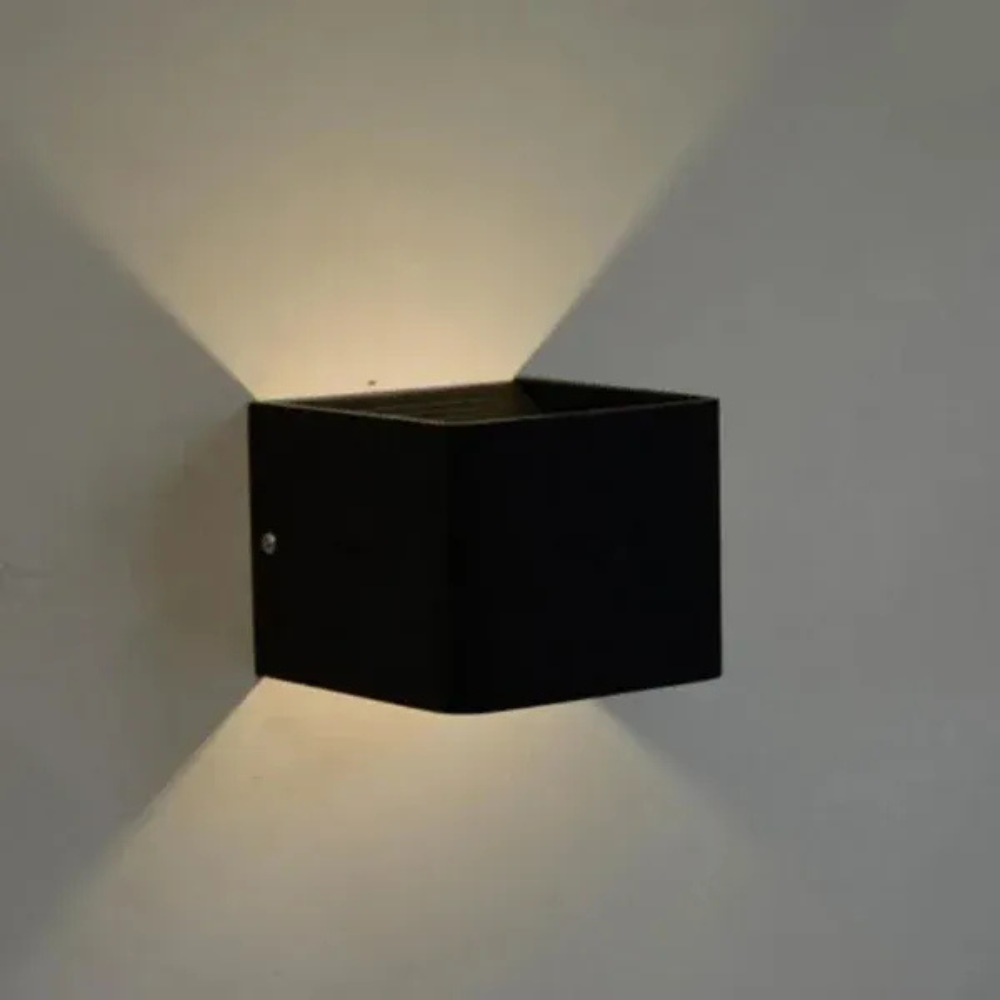 Boobreeze™ Wireless Wall Lamp